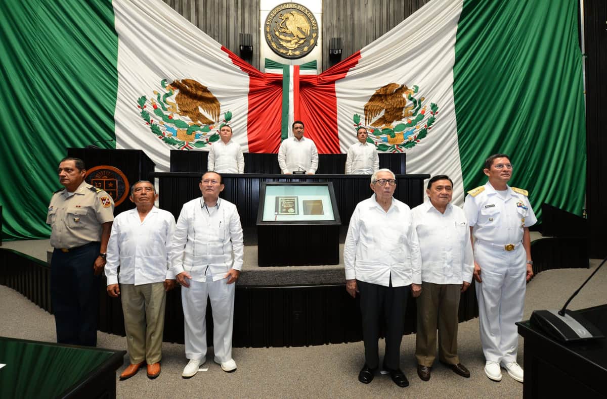 Conmemora Congreso en sesión solemne, aniversario 43 de la Constitución de Quintana Roo