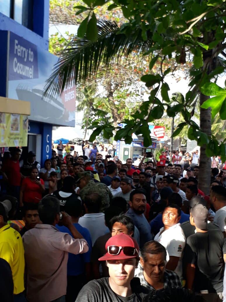 Estalla trifulca junto al muelle fiscal de Playa del Carmen