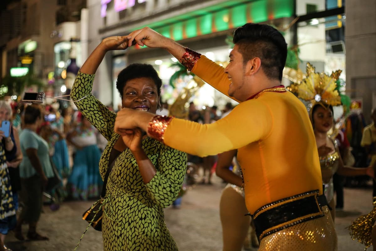Carnaval de Playa del Carmen llega a la emblemática Quinta Avenida