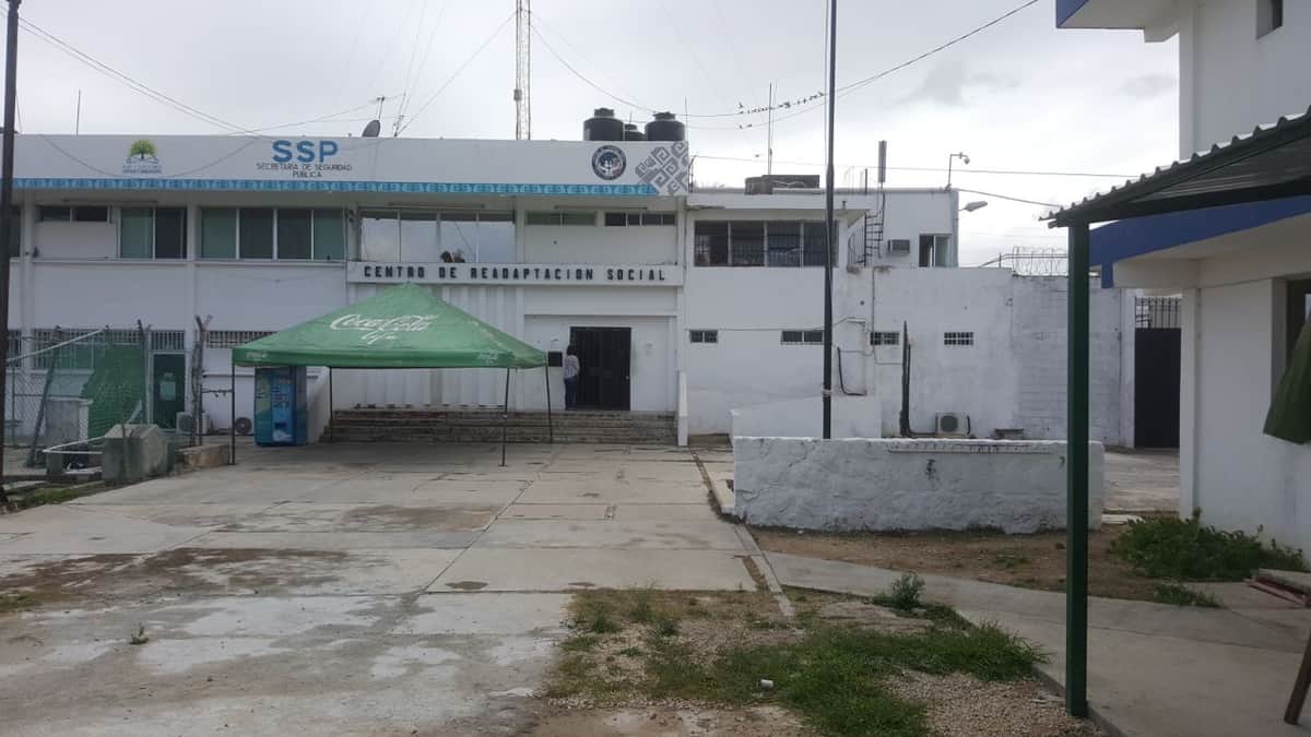 Interponen reclusas denuncia penal contra alcaide cesado