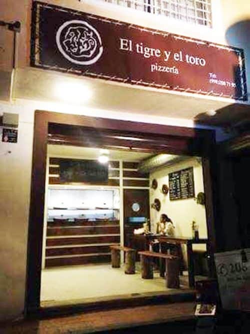 Tras varios asaltos semanales, cierran restaurantes en Cancún