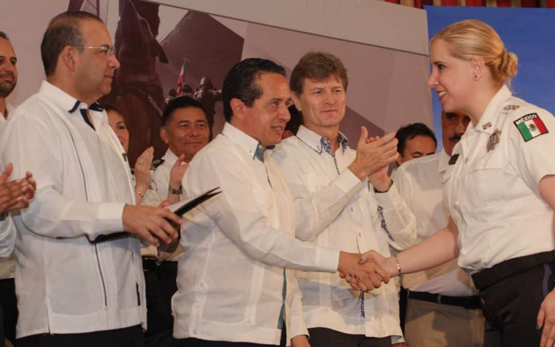 Capacitamos a nuestros policías para que protejan mejor a la gente: Carlos Joaquín