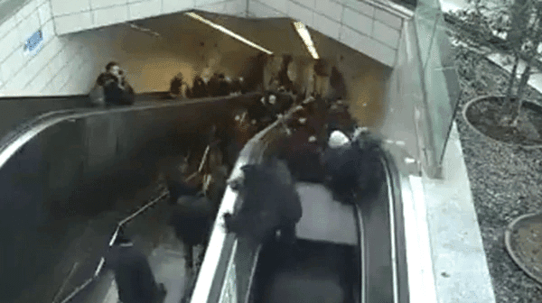 Escalera eléctrica "devora" a hombre en Turquía