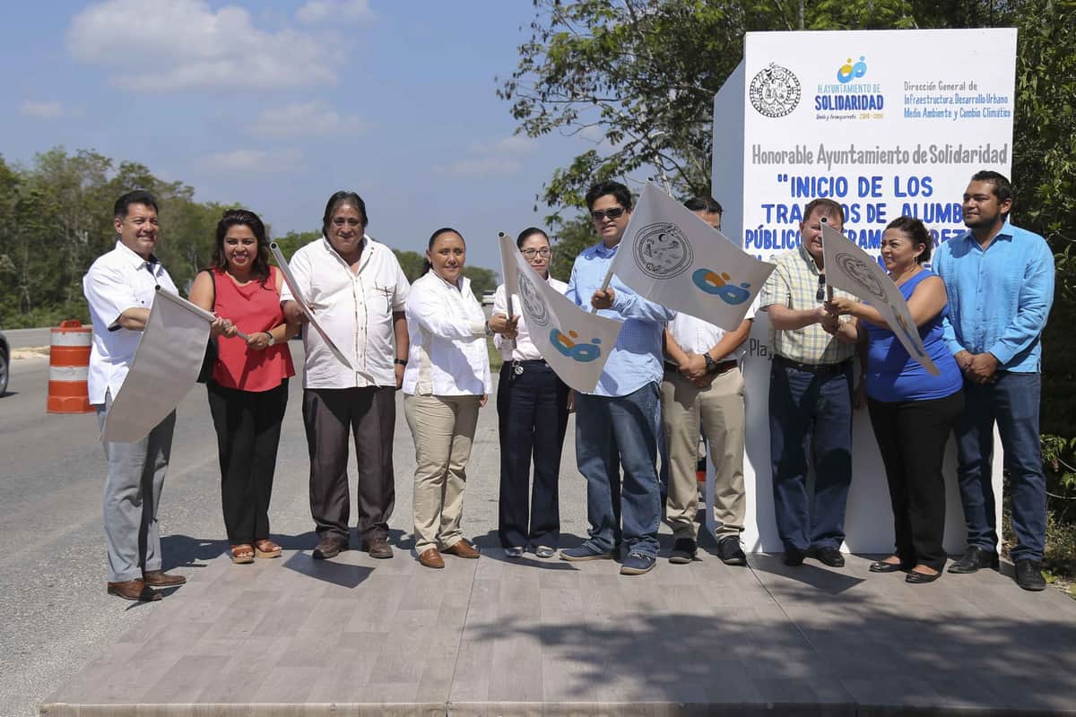 Inaugura Gobierno de Solidaridad dos parques e inicia instalación de luminarias