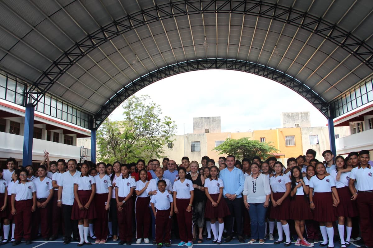 Inaugura la alcaldesa Cristina Torres domos escolares en Solidaridad