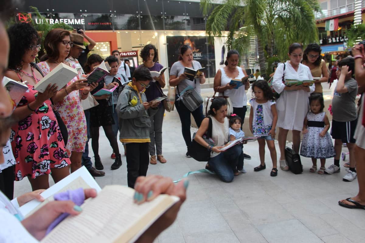 Hacen gran esfuerzo por invitar a leer en la Cuarta Jornada Mundial "Al aire libro"