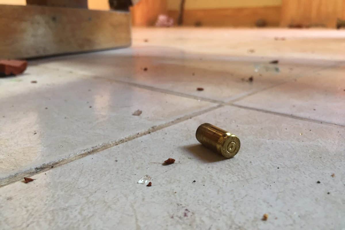 Rafaguean a tres en bar de Puerto Morelos; uno muere