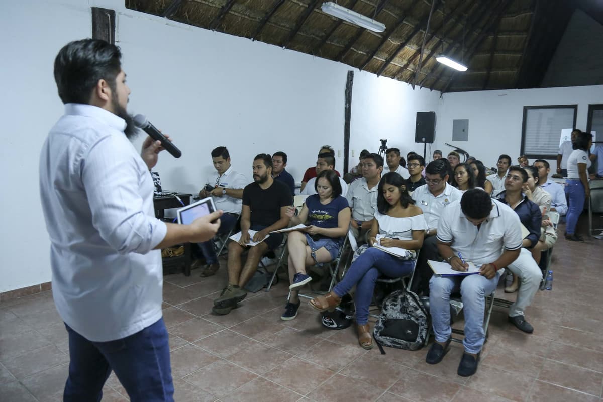 Brinda Solidaridad capacitación a jóvenes emprendedores