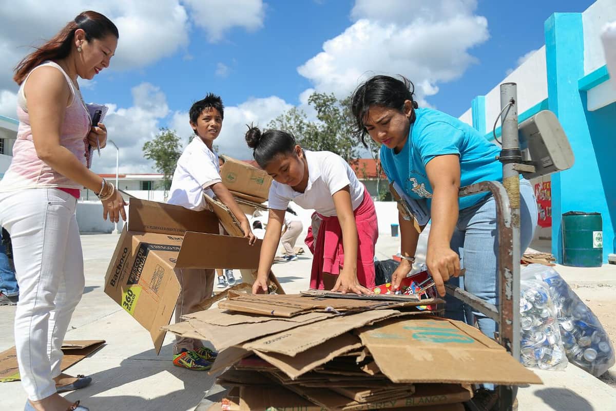 Colaboran gobierno y estudiantes en proteger al medio ambiente