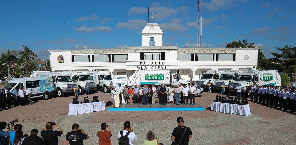 Refuerza Solidaridad servicios públicos con camiones compactadores y equipo para la policía