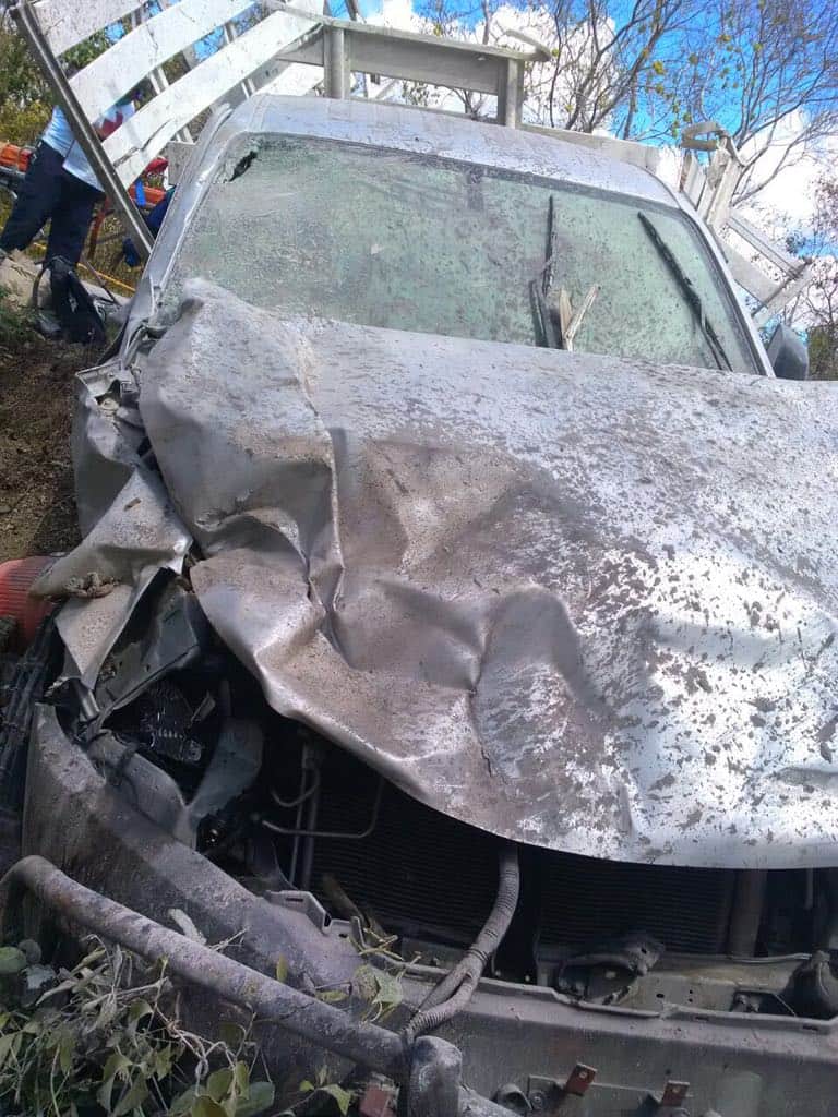 Chocan vans turísticas cerca del hotel Vidanta