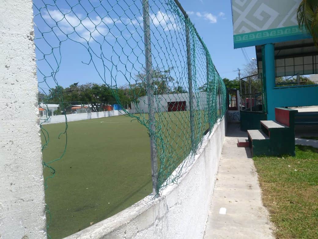 Carencias predominan en espacios deportivos de Tulum