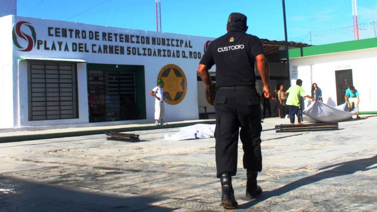 Hallan celulares y drogas en cárcel de Playa