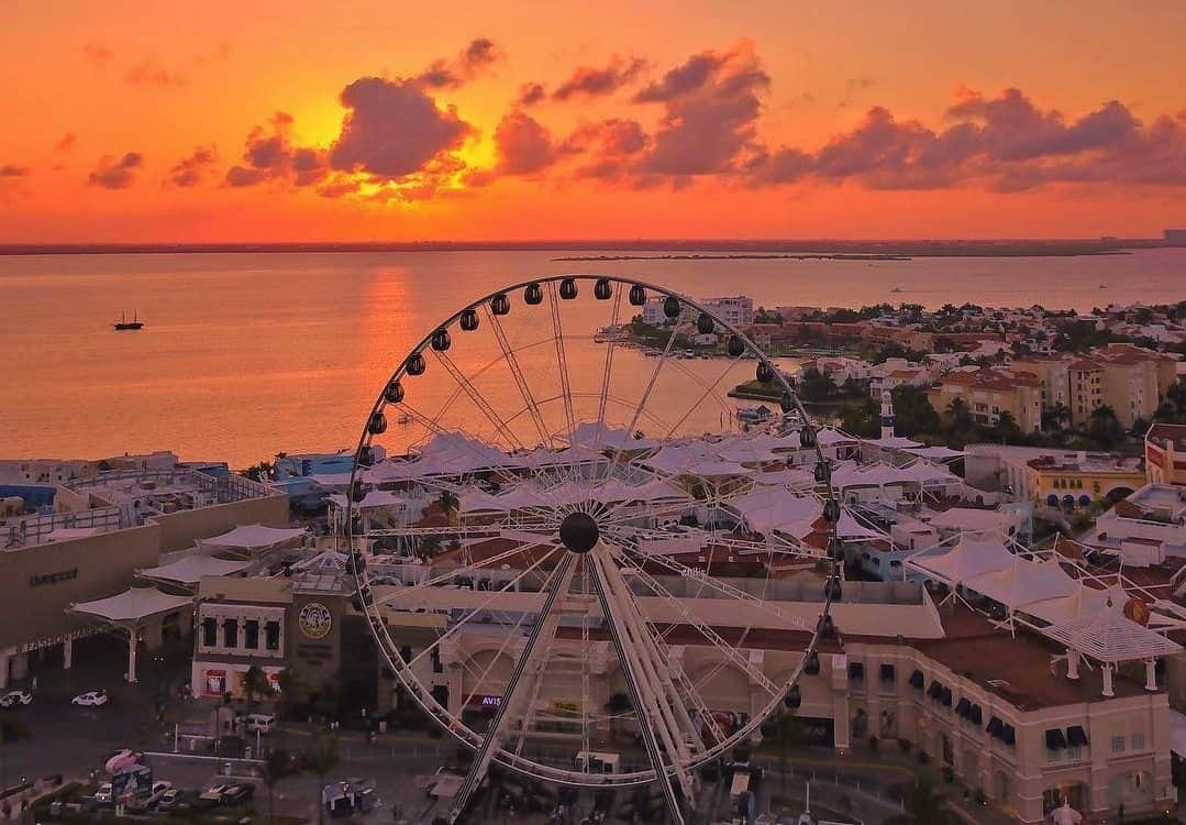 Una Gran Rueda para el gran aniversario de Cancún