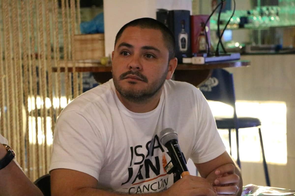 Issac Janix reta a “Chanito” a debate con ajedrez