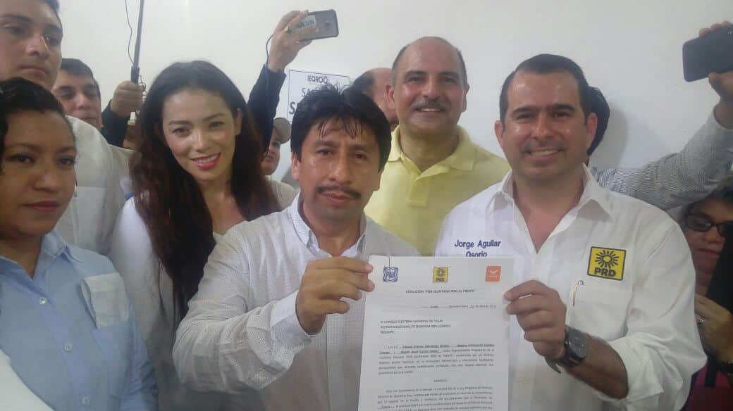 Se inscribe Víctor Mas Tah como candidato en Tulum