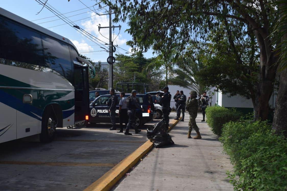 Aseguran a 26 cubanos, son enviados a Chetumal