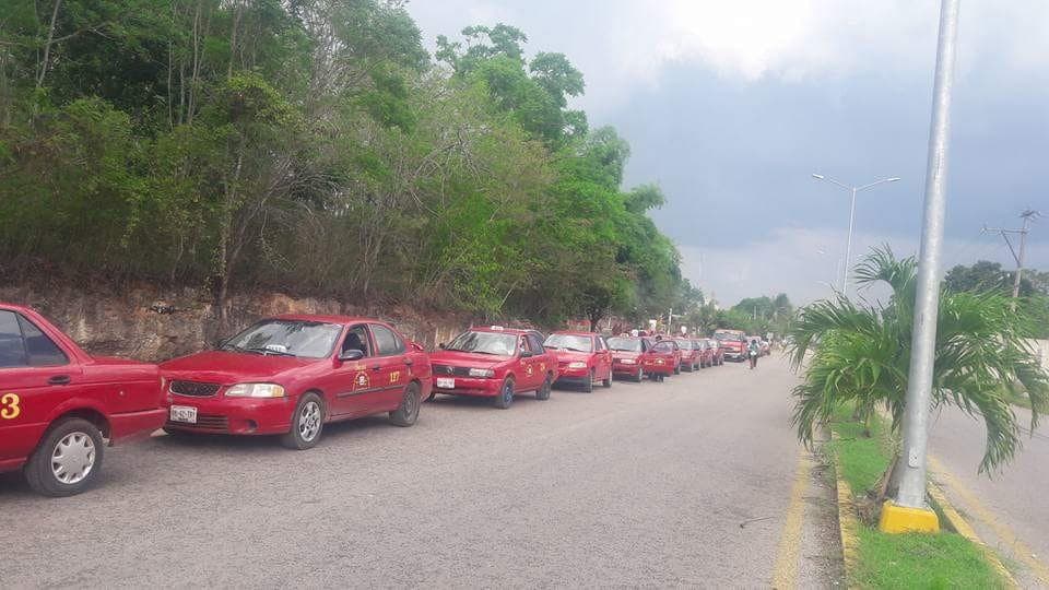Taxistas de Morelos se suman a manifestación