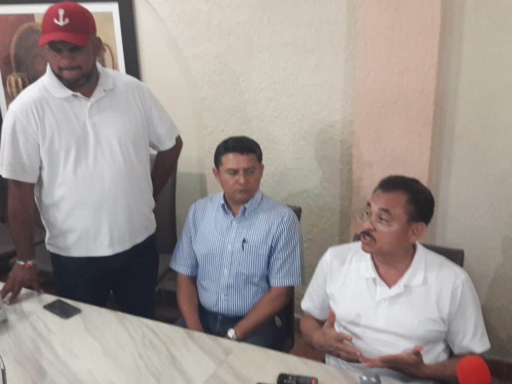 Guardias de Martín de la Cruz estaban armados; intenta victimizarse