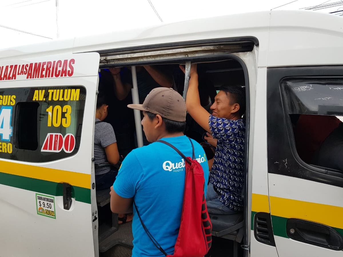 Instalan "punto de cacería" de combis en Cancún