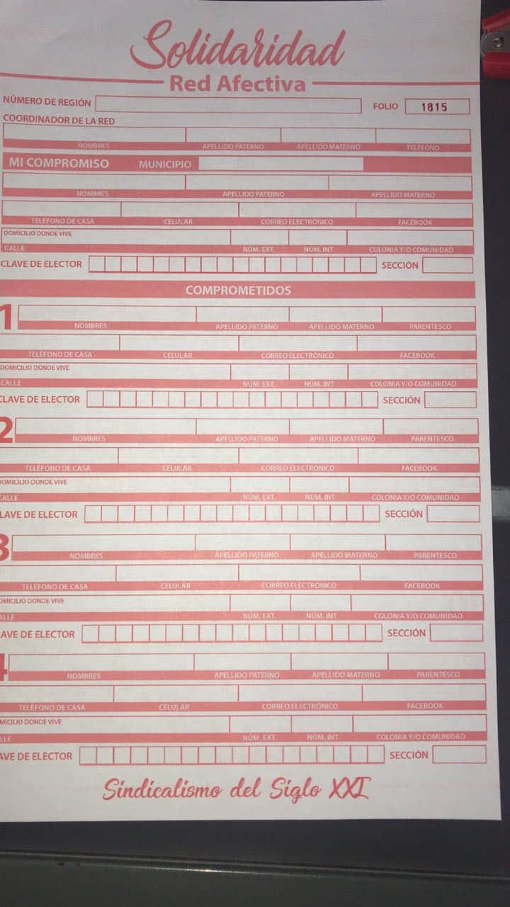 Distribuye Martín de la Cruz "formularios de acarreo"