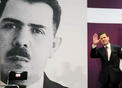 ¡Otra "burrada" de Peña Nieto! Piensa que el IPN se fundó hace 400 años