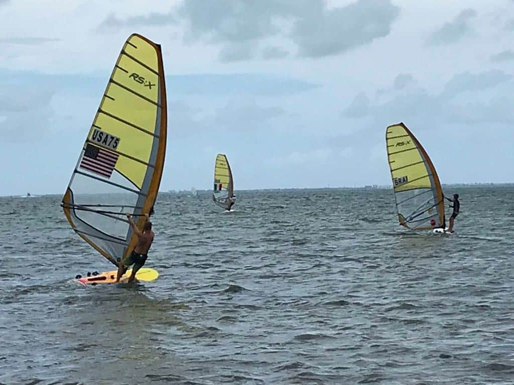 Ya entrenan selecciones de tabla vela en Cancún