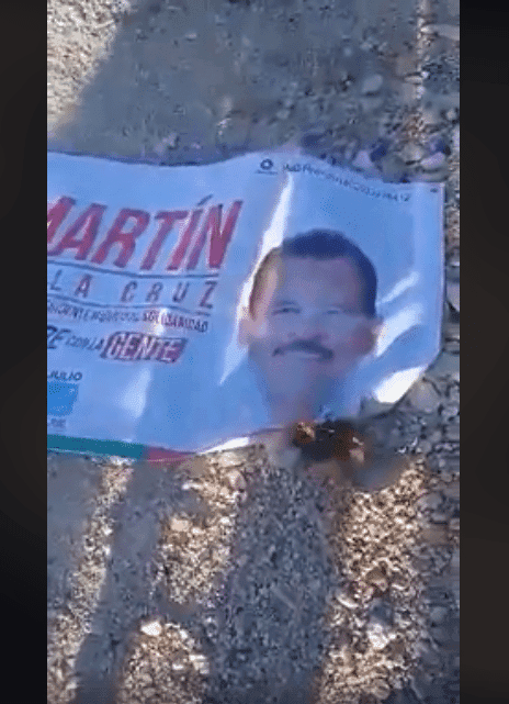 #Vídeo: "Por corrupto" queman la imagen de Martín de la Cruz