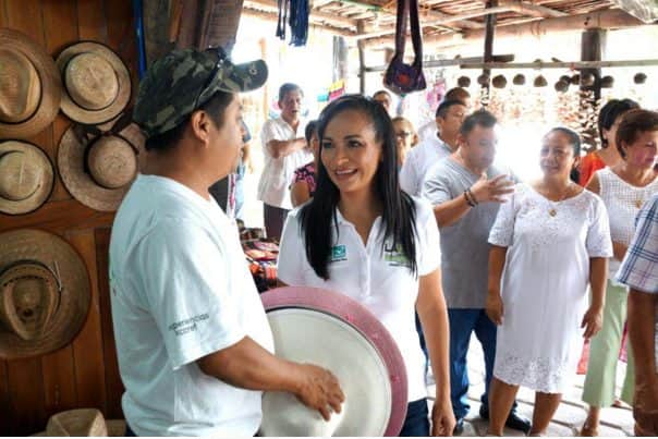 Destaca Laura Fernández importancia de diversificar la economía de Puerto Morelos