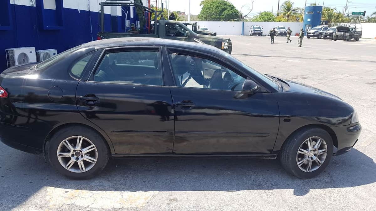 Detienen a sujetos que viajaban armados