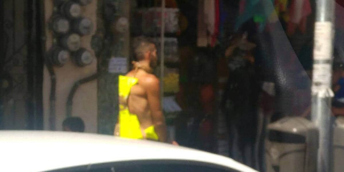 Golpean a ladrón y lo hacen caminar desnudo por la calle