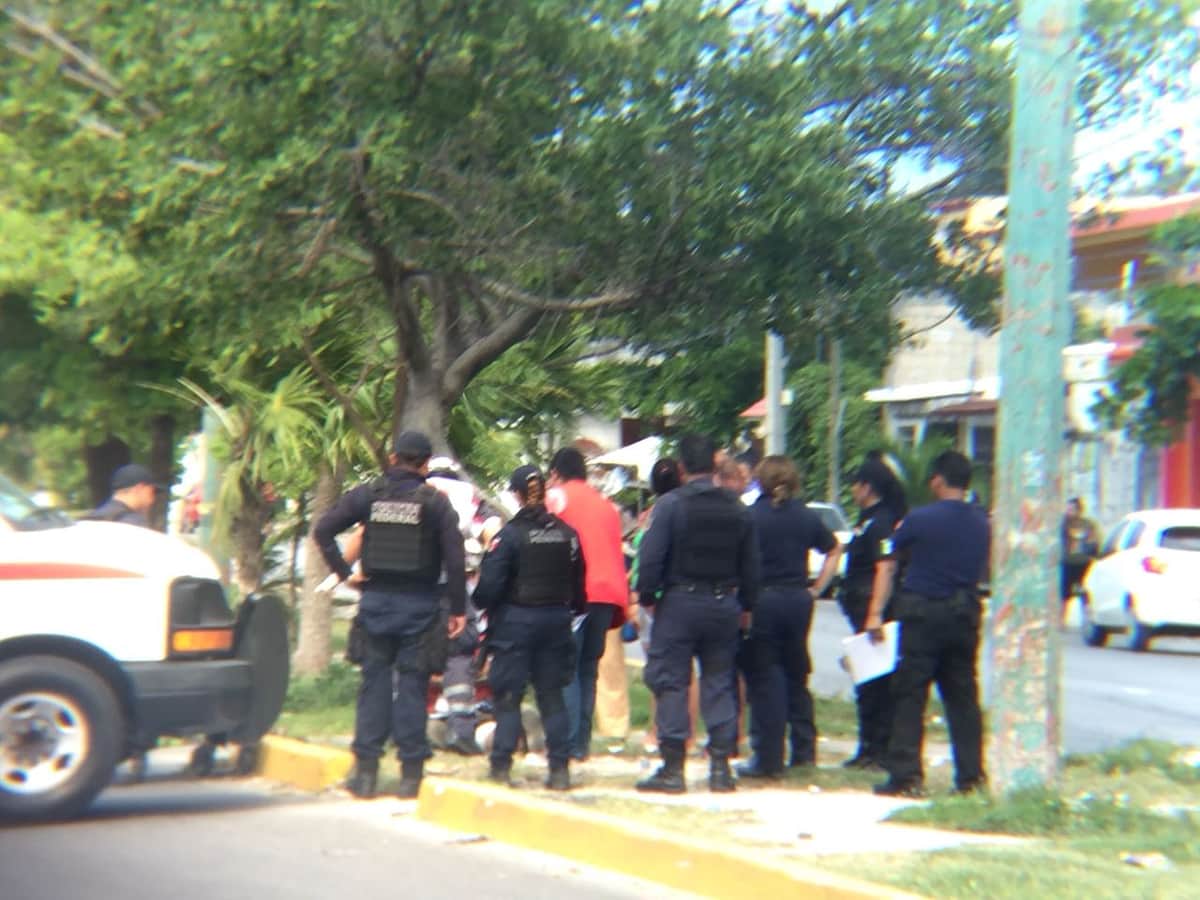 Balean a repartidor de periódicos