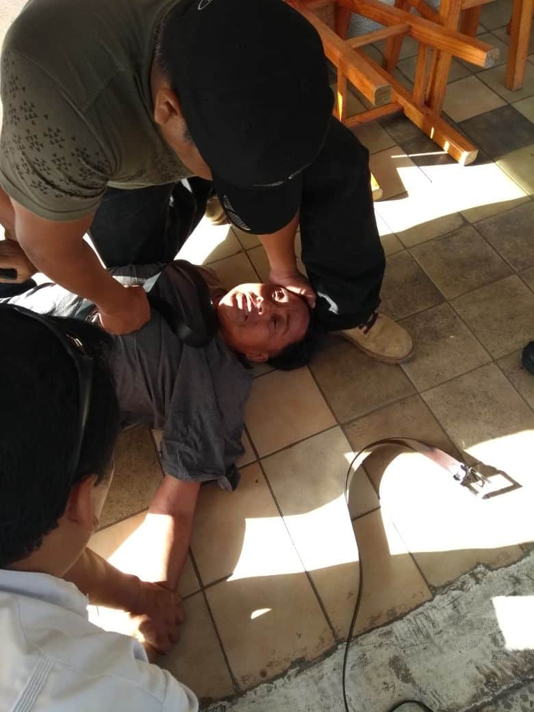 Amarran a presunto ladrón en Plaza Emprendedor