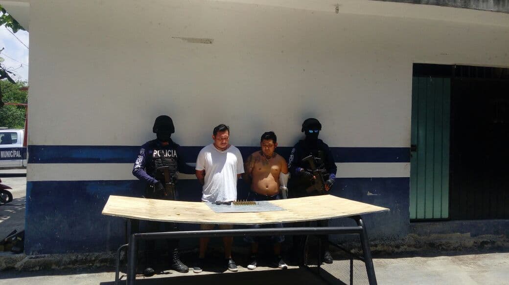 Agarran a dos hombres con revólver en Tulum