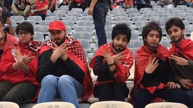 Mujeres usan barbas falsas para entrar a estadio en Irán