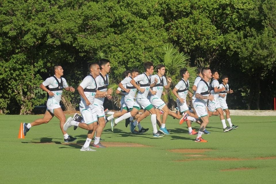 Busca Santos refrendar la corona y se prepara en Cancún