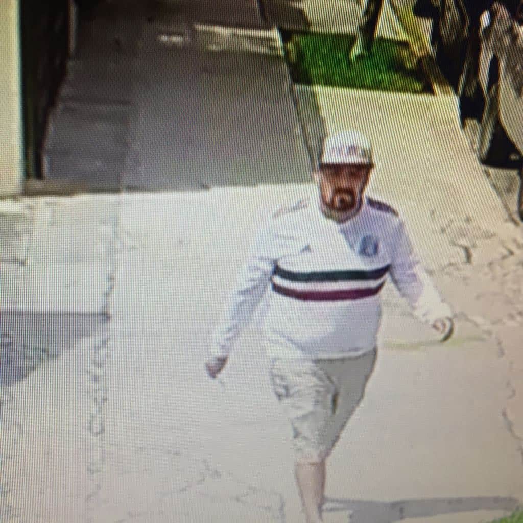 Captan a presuntos ladrones intentado ingresar a una casa para robarla