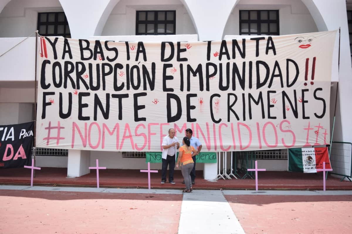 Protestan contra feminicidios por segunda vez en el Ayuntamiento de BJ