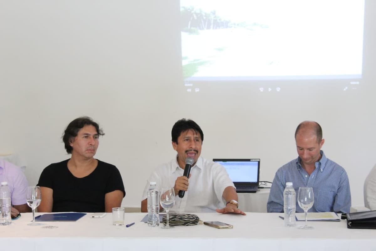Se compromete Víctor Mas a impulsar turismo junto con Hoteleros de Tulum
