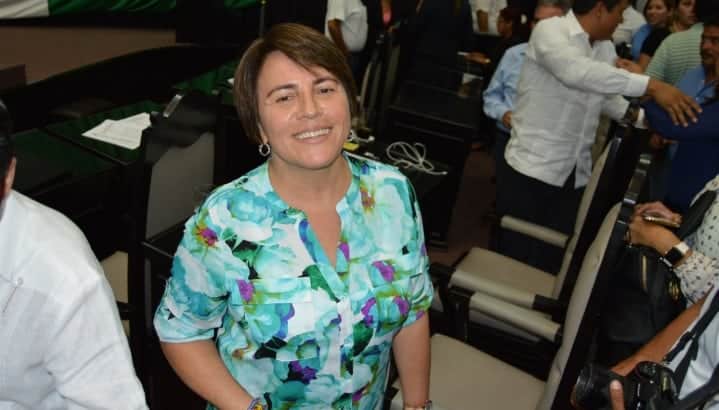 Da sueldazos Laura Beristain e infla nómina con aviadores