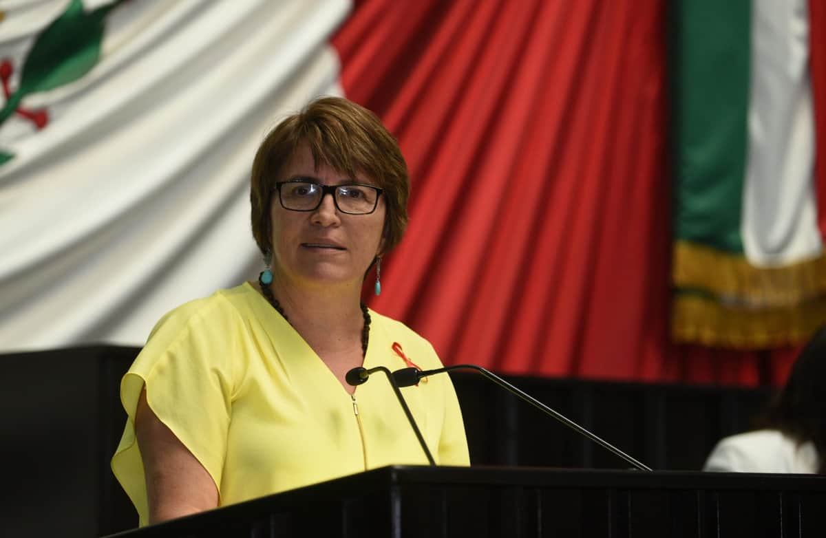 Laura Beristain voltea banderas por ambición: PES