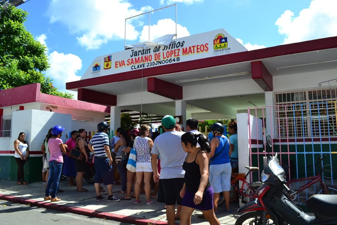 Aseguran lugares para niños y jóvenes en todas las escuelas de Cozumel