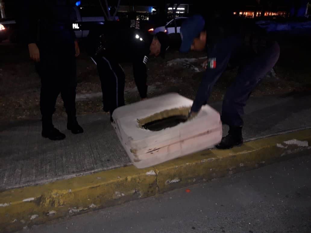 Histeria causa movilización policiaca por mesa de masaje que parecía "enmaletado"