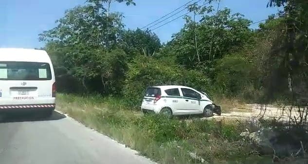 Accidente genera embotellamiento en la salida de Cancún a Mérida