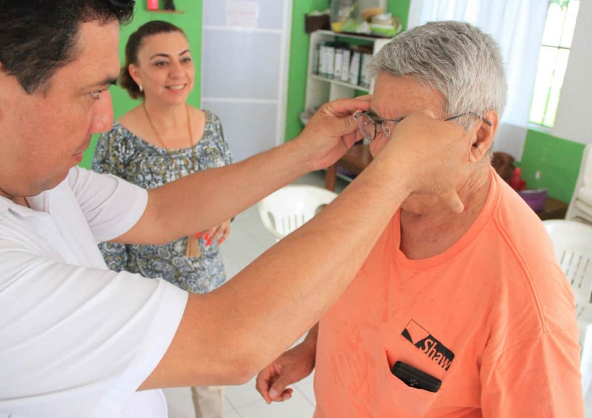 Atiende gobierno de Puerto Morelos a grupos vulnerables