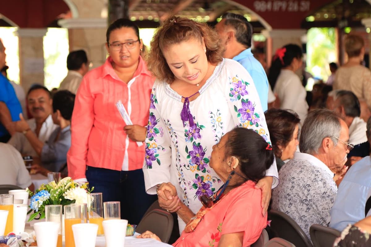 Festeja Solidaridad a los adultos mayores en su día
