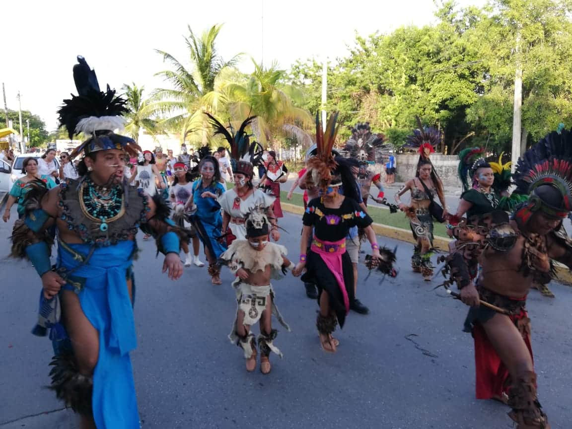 Todo un éxito la "Caminata a Ixchel, tejiendo pasos bajo la luna"