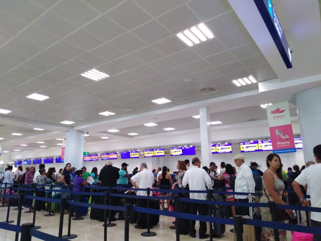 Registra aeropuerto de Cancún 177 operaciones
