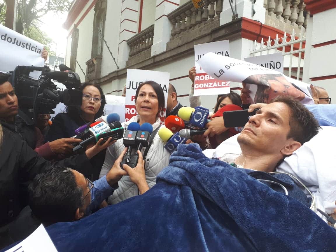 Exigen en la CDMX justicia para Roberto González