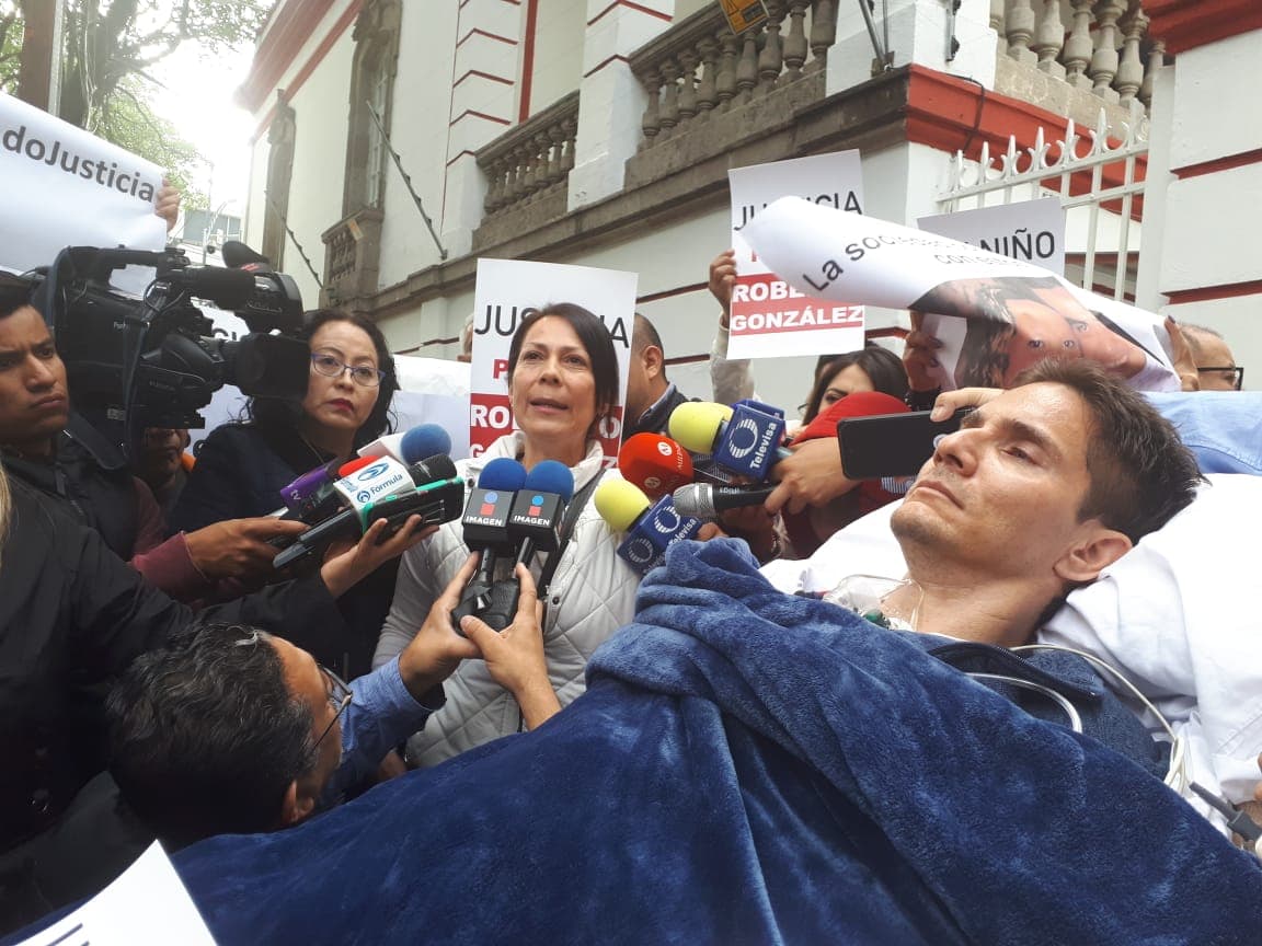 Exigen en la CDMX justicia para Roberto González